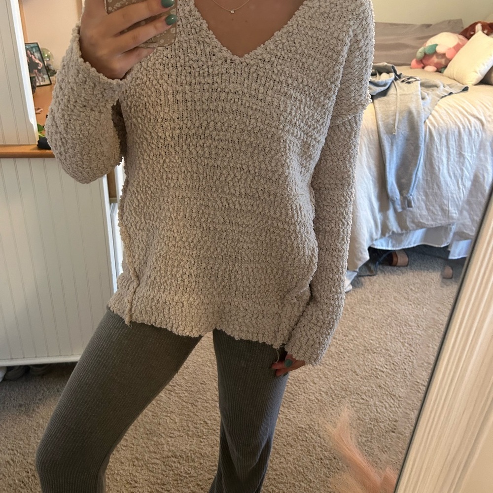 Pink Rose Cream V-Neck Sweater